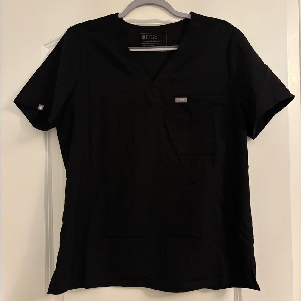 FIGS Women’s Black Catarina Scrub Top
